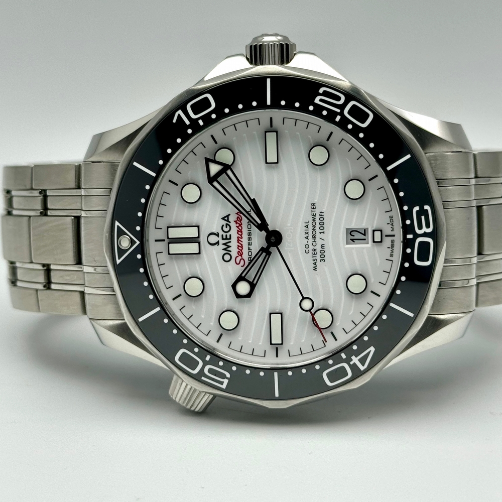 Omega Seamaster White Professional 300M Diver Co-Axial Master Chronometer